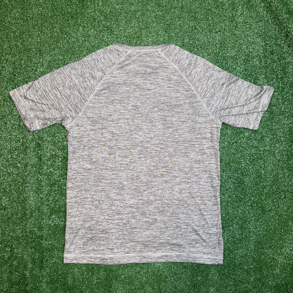St. Louis Blues | Men's Medium 2019 Stanley‎ Cup Champions Dry Fit Shirt - Picture 5 of 5